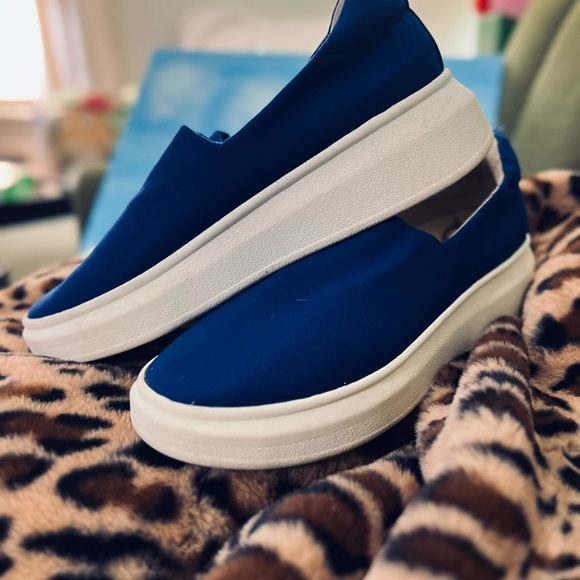 SOLD - Picture 3 of 8